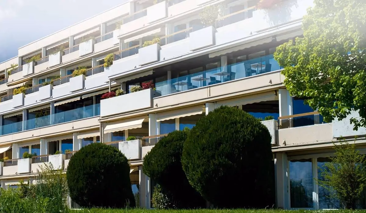 Who is Clinique de Genolier?