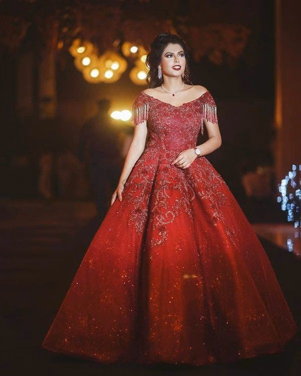 What do brides wear to a wedding?