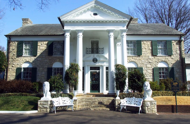 How much does a Graceland tour cost?