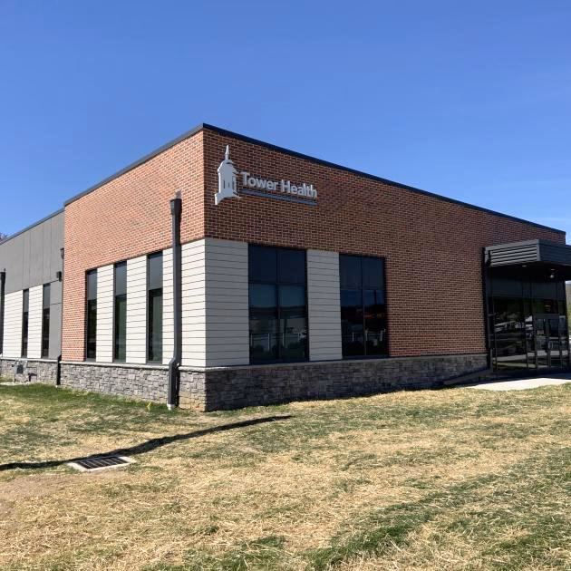 How many locations does Hamburg family medicine have?