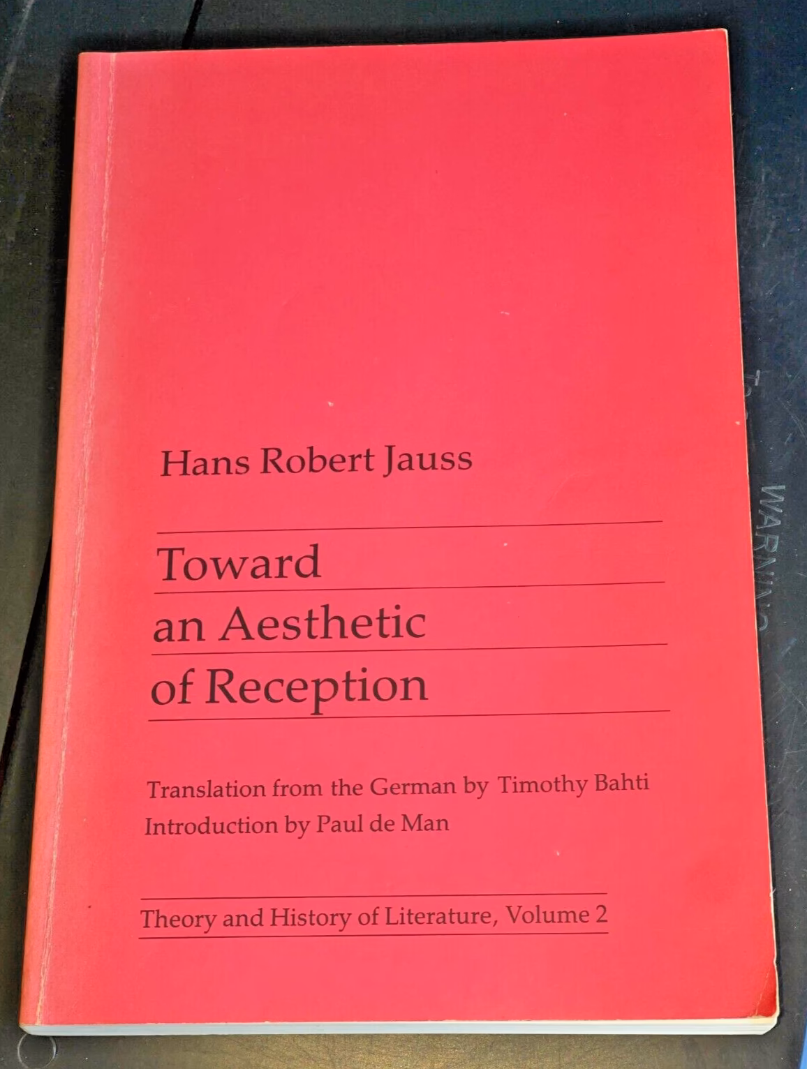 How does Jauss relate art history to social history?