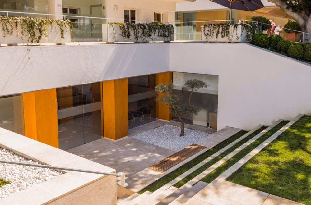 What hospitals are in Marbella?