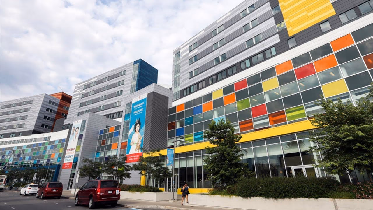 Is the McGill sport medicine clinic accessible by car?