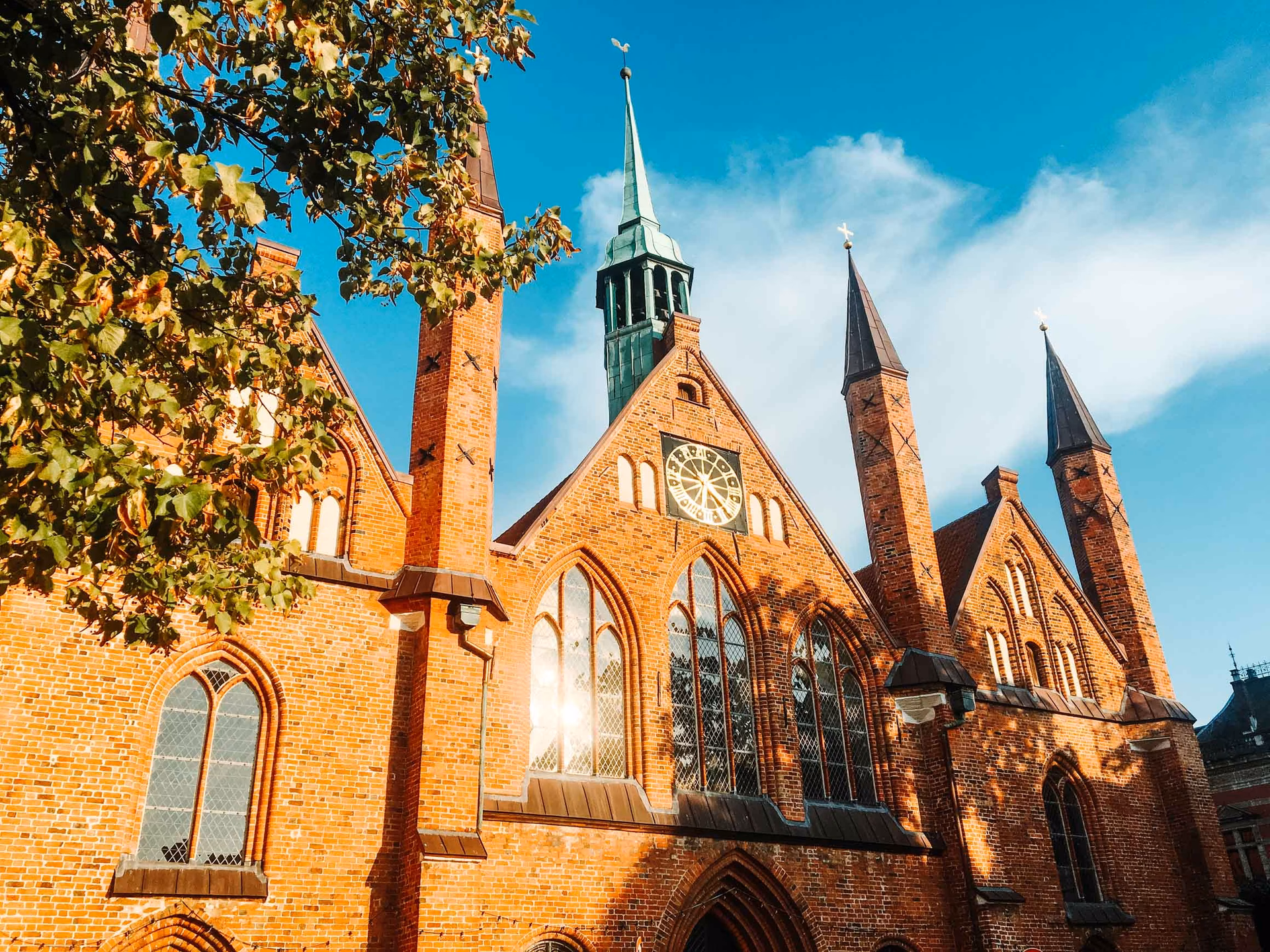 How many foundations are there in Lübeck?