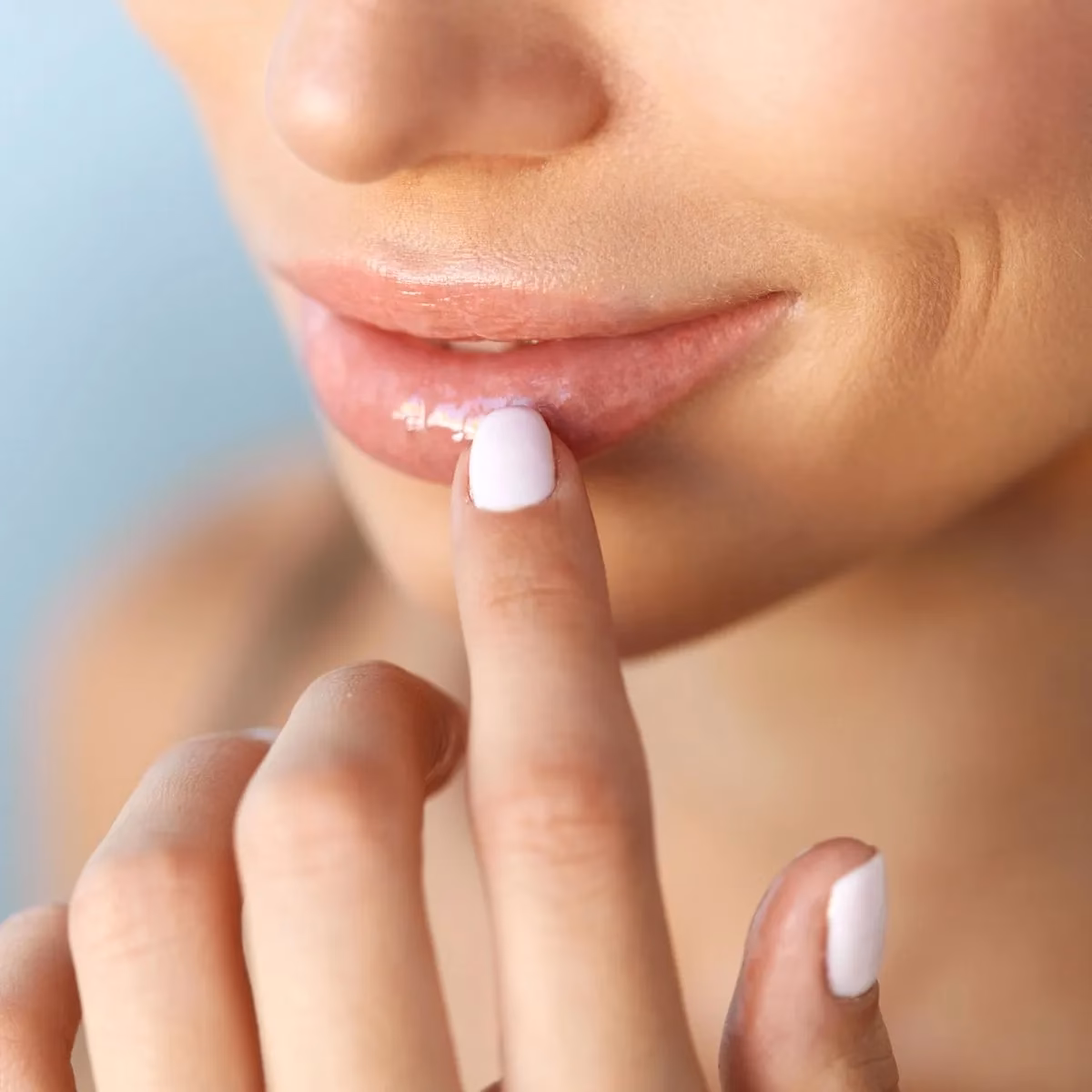 Was ist Lippenherpes und warum kann er nach einer Pigmentierung auftreten?