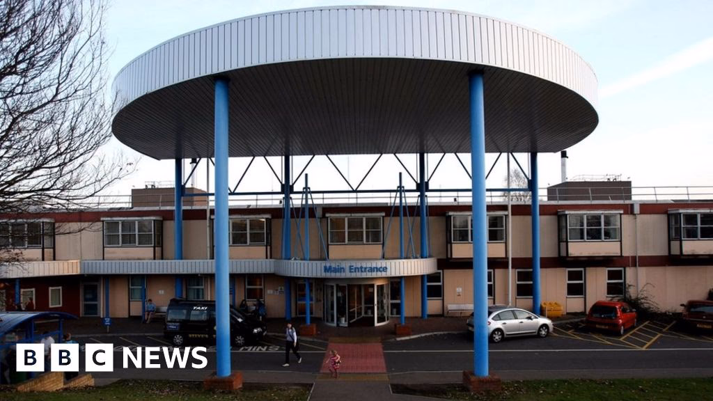 How do I contact Hinchingbrooke Hospital?