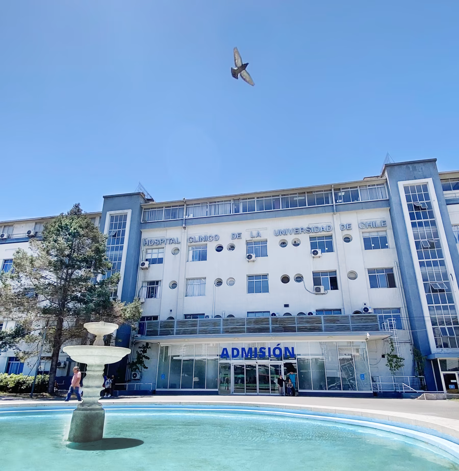 ¿Cómo contactar con el Hospital Clínico Universidad?