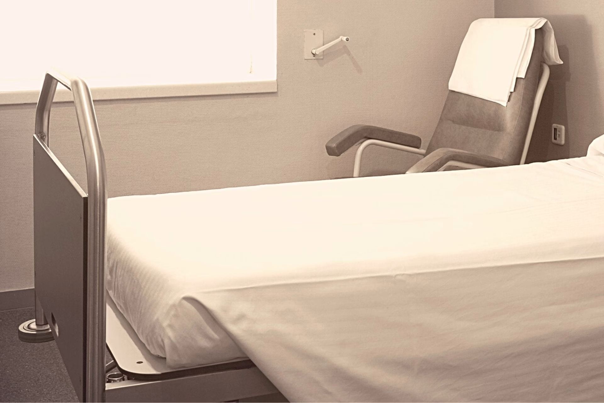 How do you make a hospital corner?