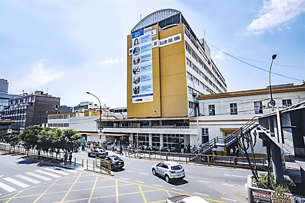¿Qué servicios ofrecen los hospitales de Lima?