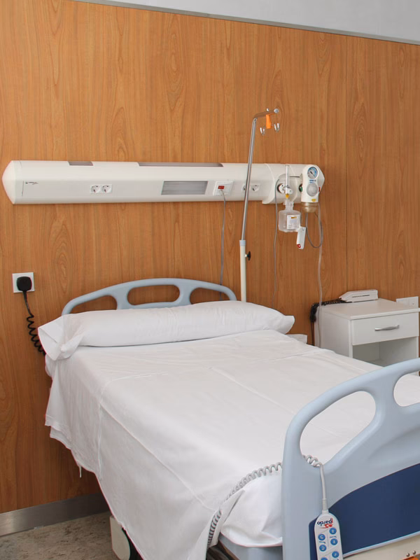 ¿Dónde se encuentra la Clínica Hospital María Luisa?