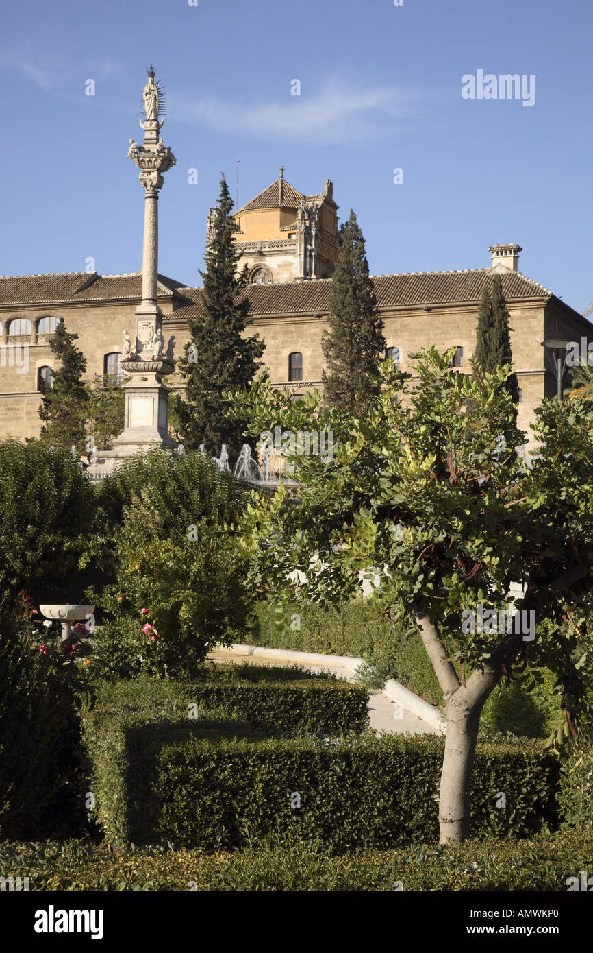 ¿Qué vio el Hospital Central de Granada durante los años sesenta y setenta?