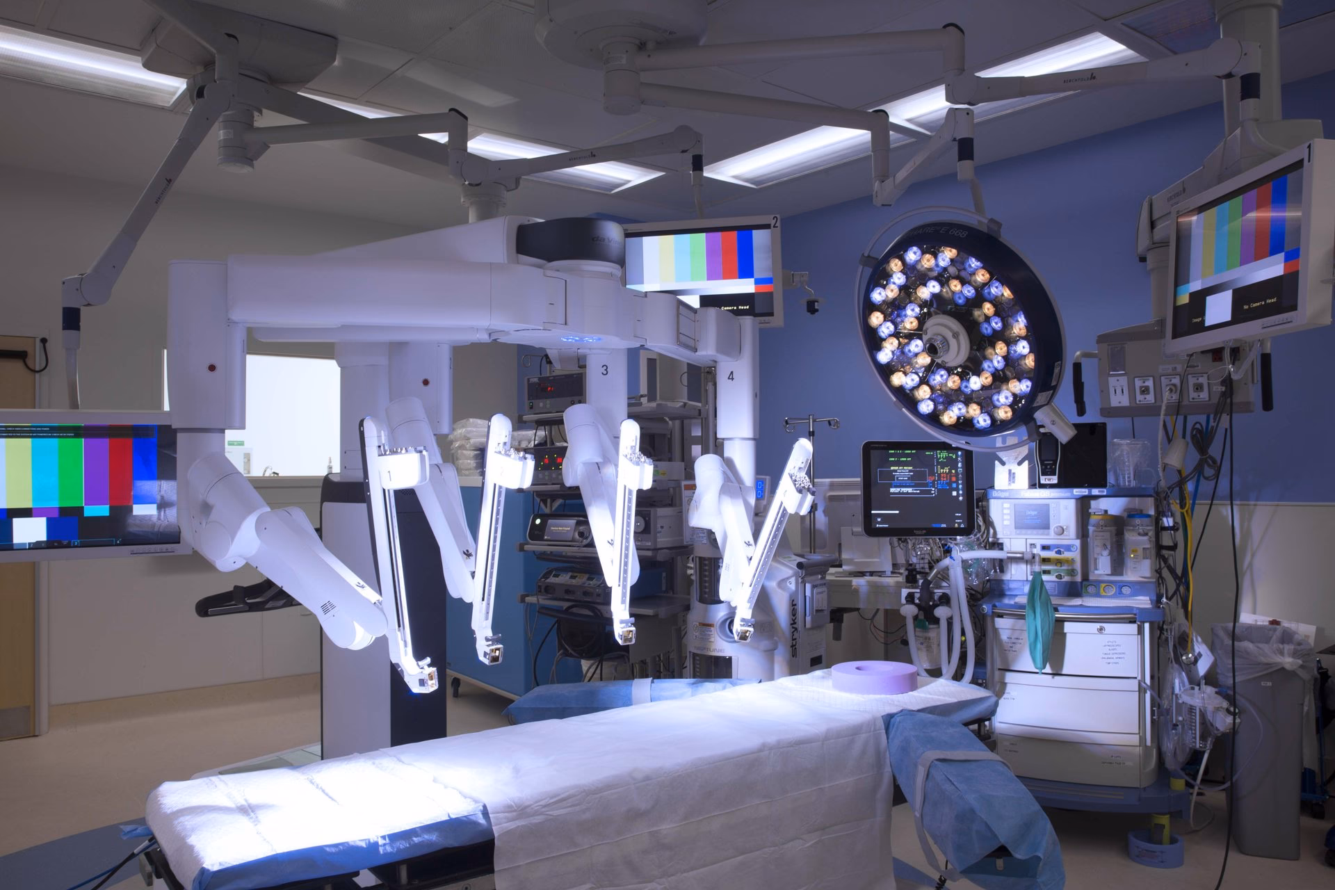 How does technology affect a hospital's reputation?