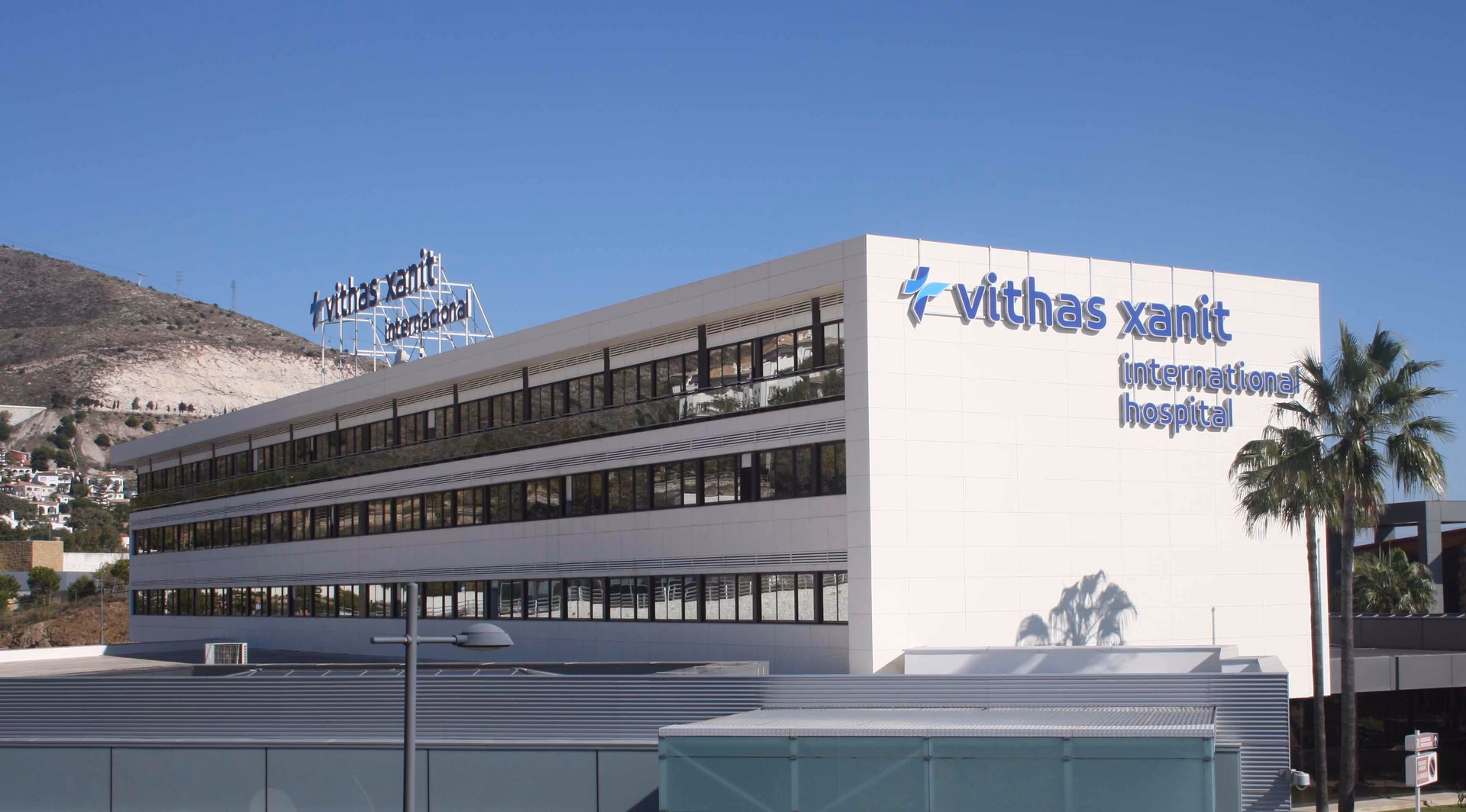 ¿Cómo puedo consultar información completa de Hospital Vithas Xanit Internacional?