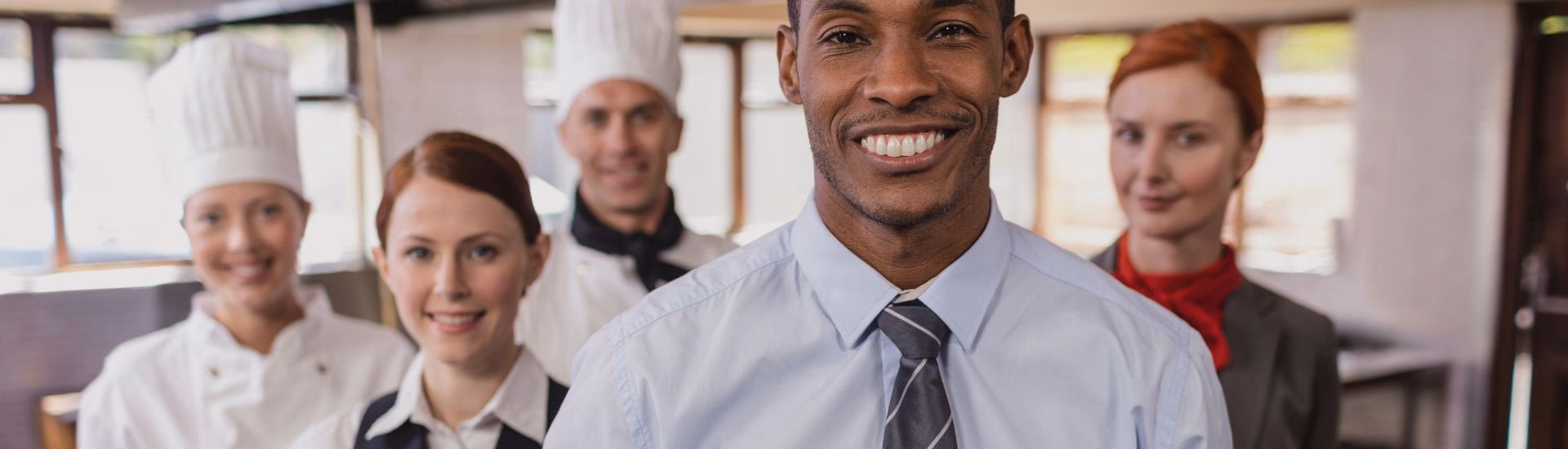 How many internship hospitality jobs are there in Canada?