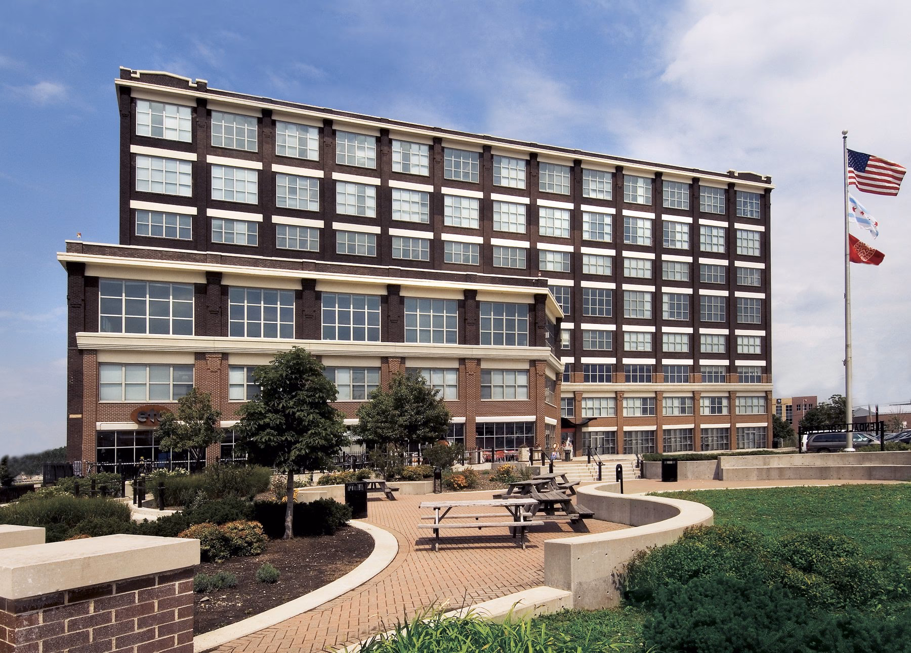 What is the most recognized hospitality program in Illinois?