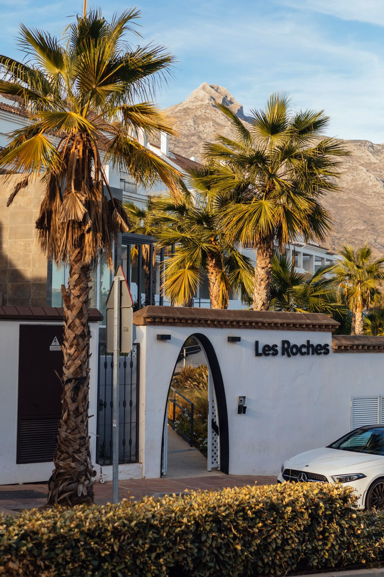 How does Les Roches Marbella help international students?