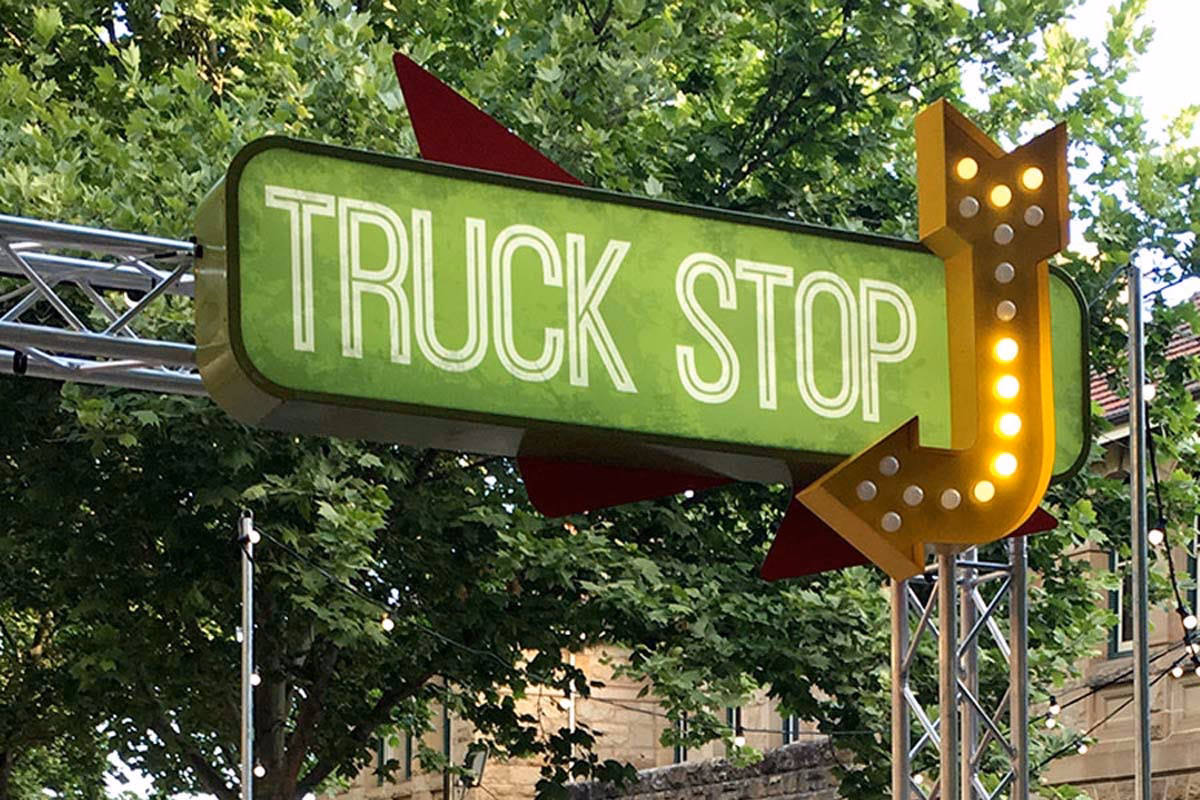 Who is Wa Central signs?