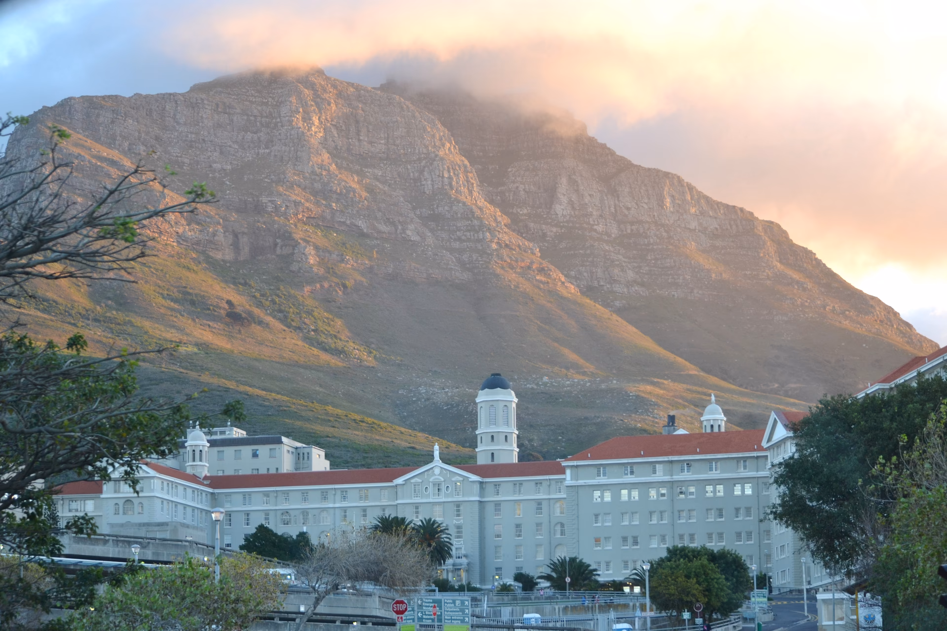 What is the address of a private hospital in Cape Town?