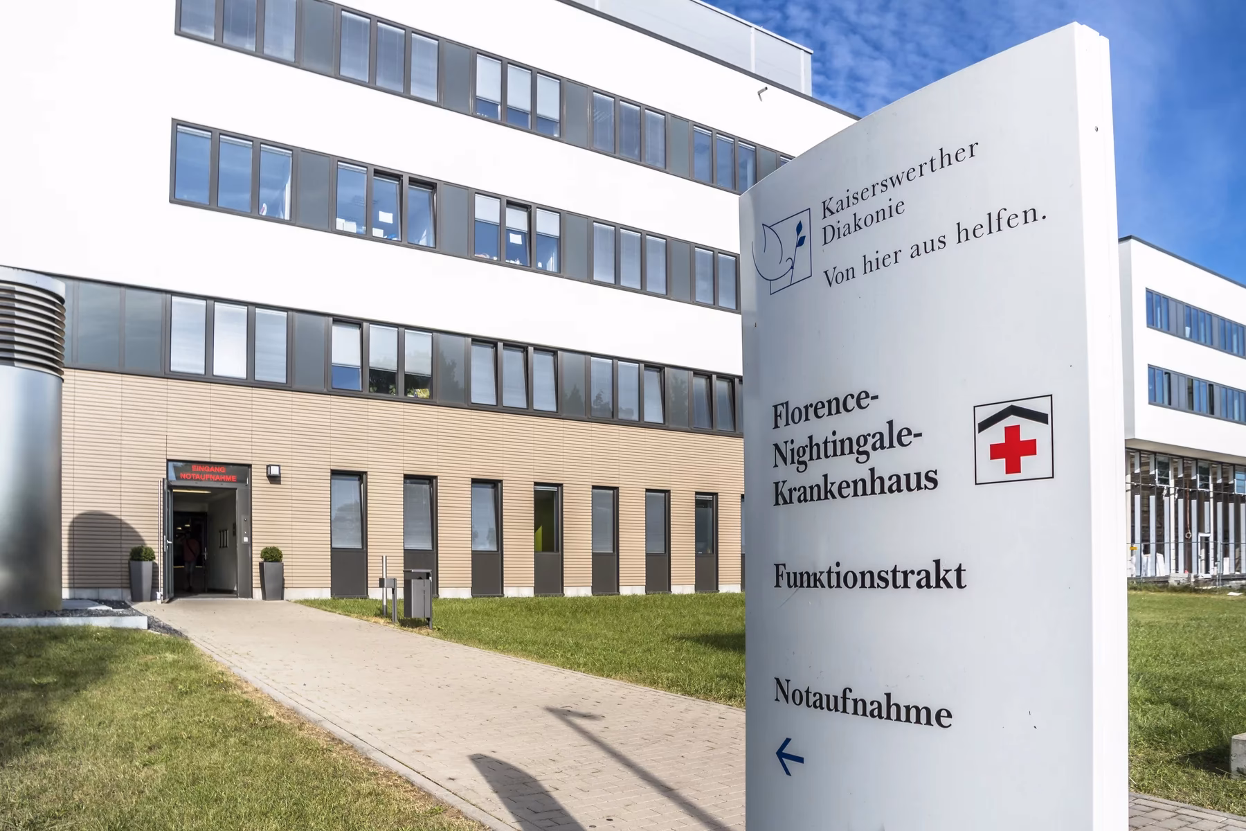 Does insurance cover private hospitals in Germany?