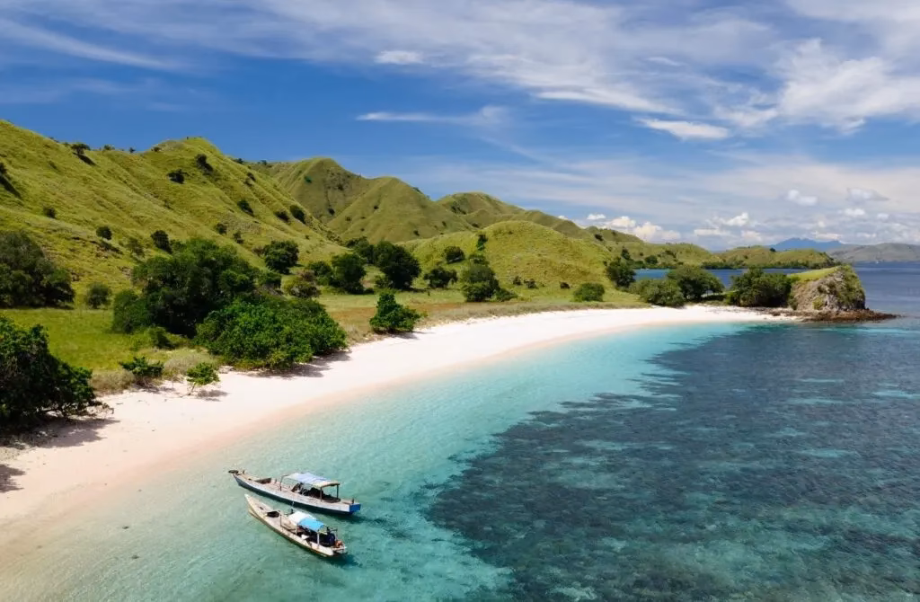 Why should you choose a local tour operator in Indonesia?