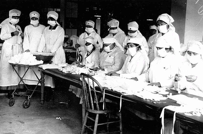 How did the 1918 influenza affect humans and swine?