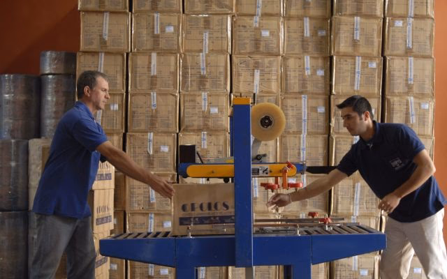 Are German manufacturing firms engaged in R&D cooperation?