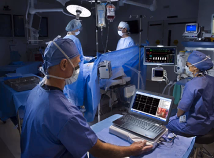 What is intra-operative 3D imaging?