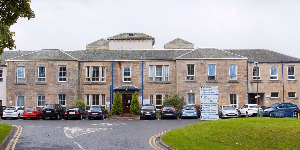 Where is Ailsa Hospital?