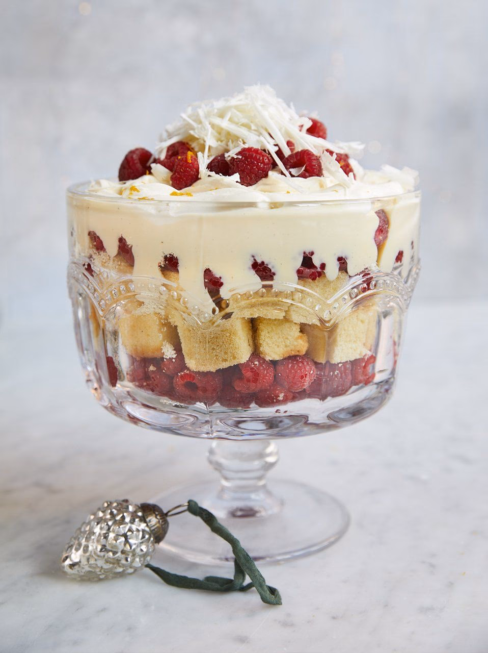What's in Jamie's 'eat it' trifle recipe?