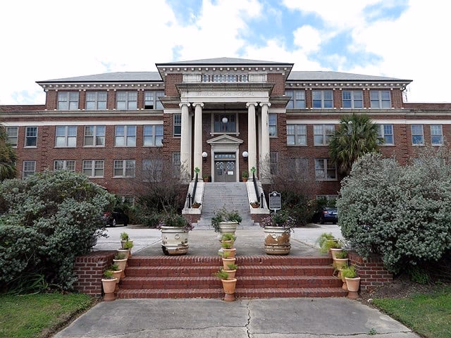 Is Jefferson Davis Hospital a city landmark?