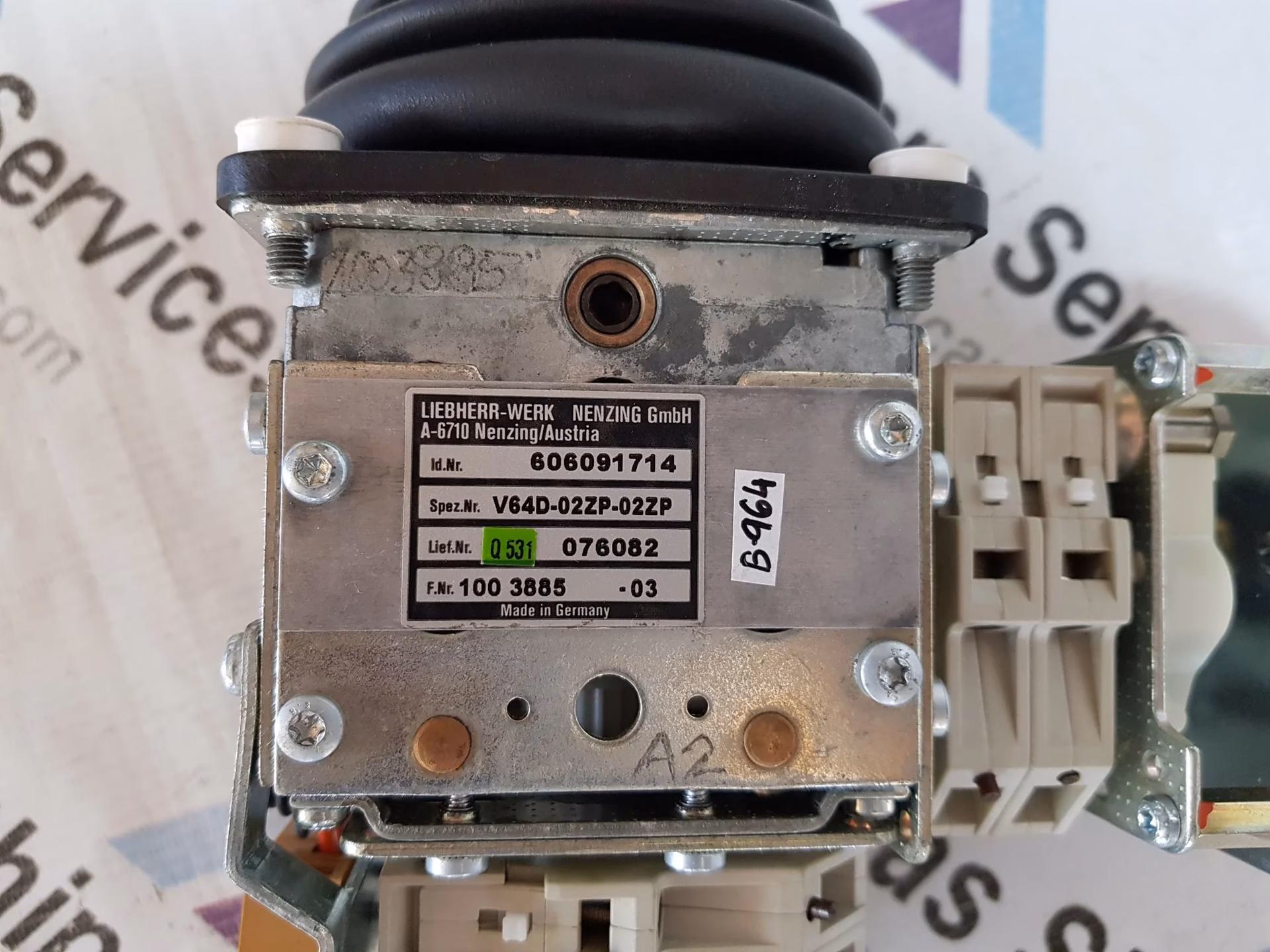 What is a linear gantry robot?