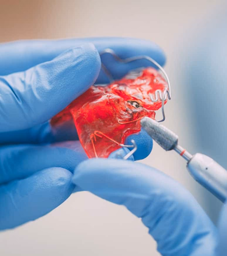 Wie kann man zu einem Kieferorthopäden werden?