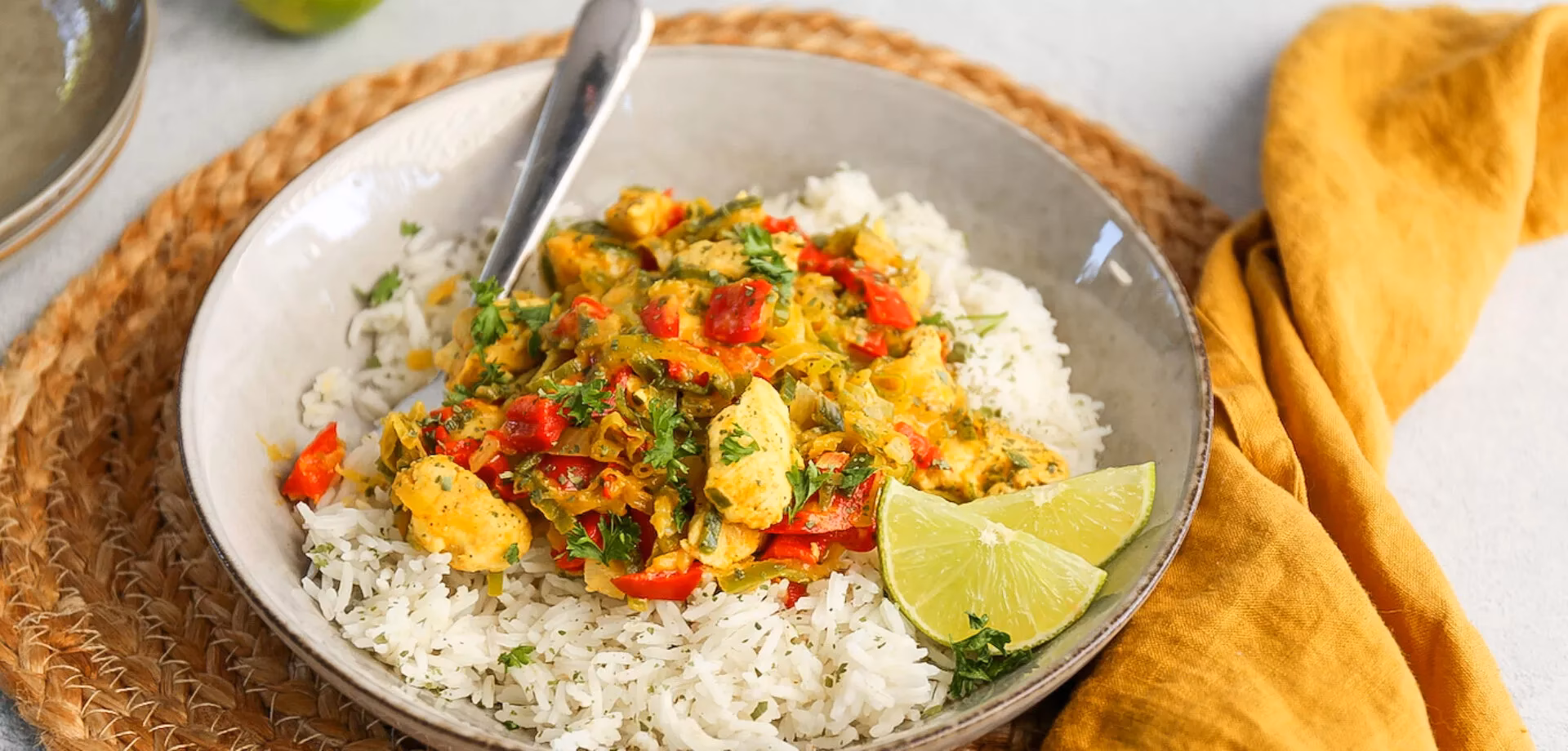 Hoe maak je de kipcurry gaar?