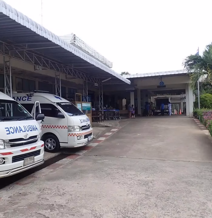 Which hospital is open 24 hours in Bangkok?