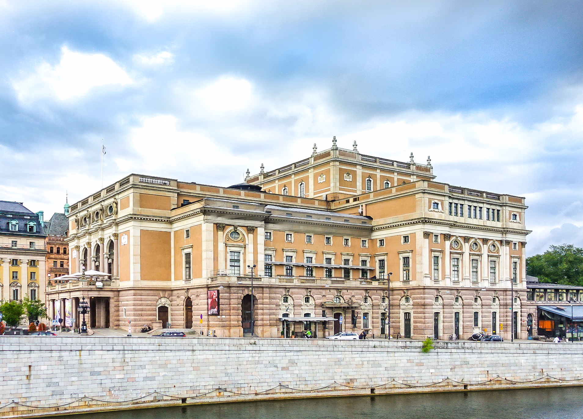 Wann wurde die Königliche Schwedische Oper gegründet?