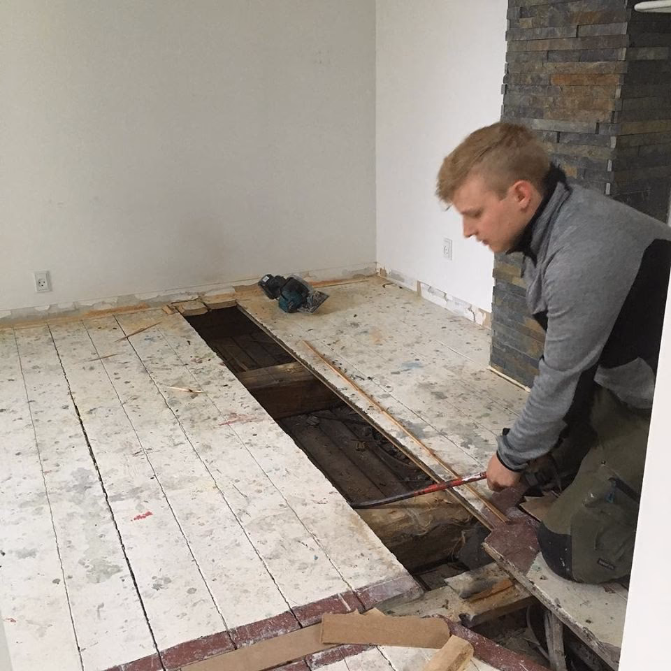 Hvordan fjerner du gulvet?