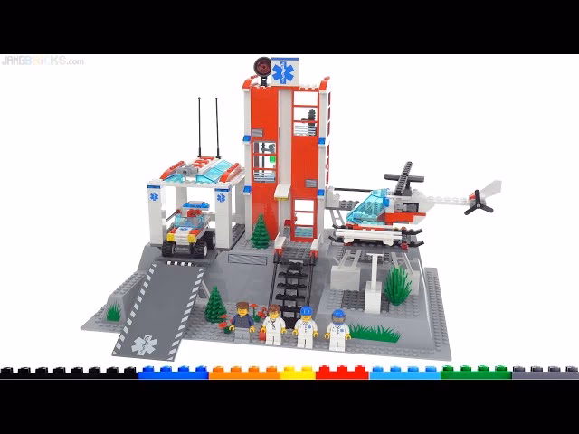 How many minifigs are in Lego 7892 hospital?