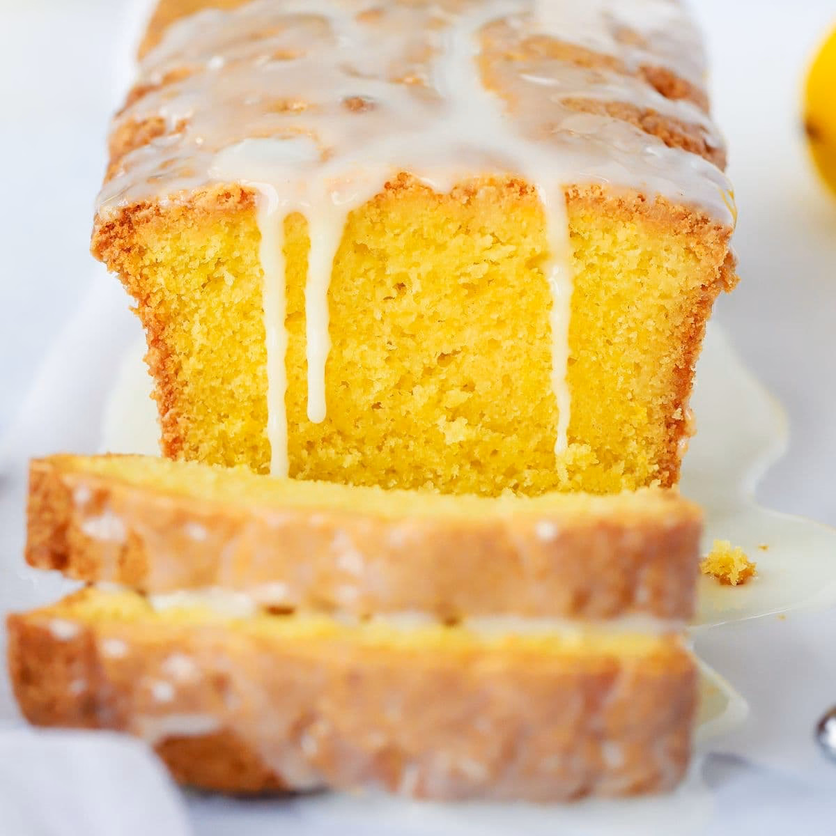 How do you make a lemon drizzle cake moist?