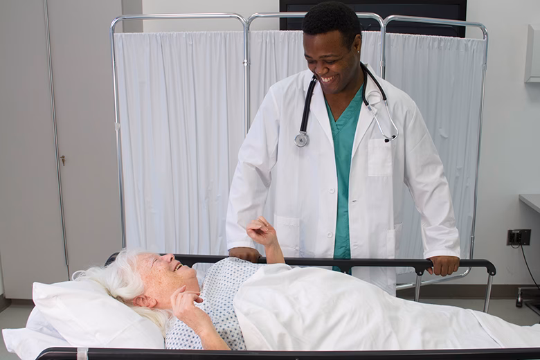 Qu'est-ce que l'hôpital privé à orientation gériatrique ?