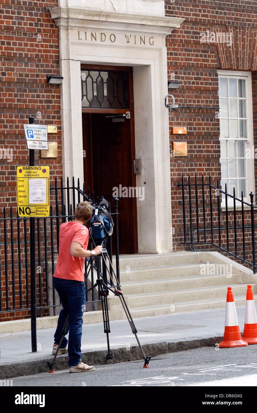 What maternity care does Lindo Wing offer?