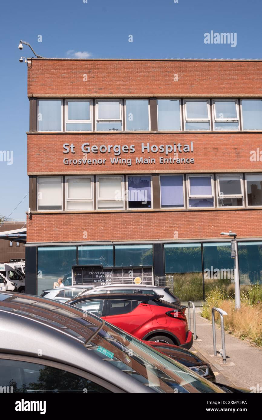 How do I get to St George's Hospital from Tooting station?