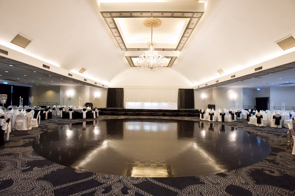 What makes l'unica on Parkville a great venue?