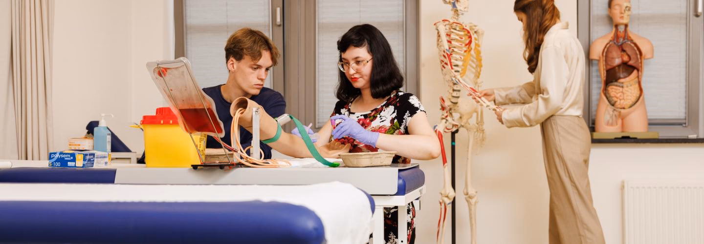 How many medical students are in Maastricht?