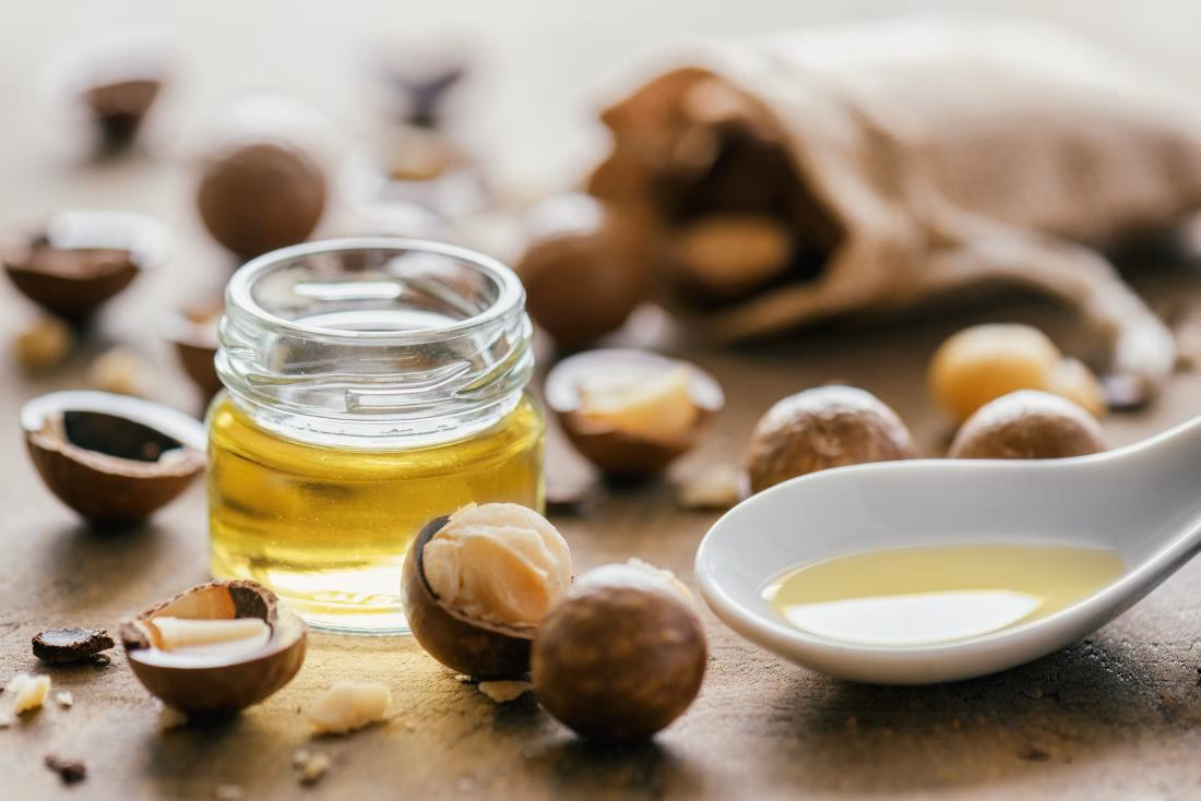 Is macadamia oil toxic?