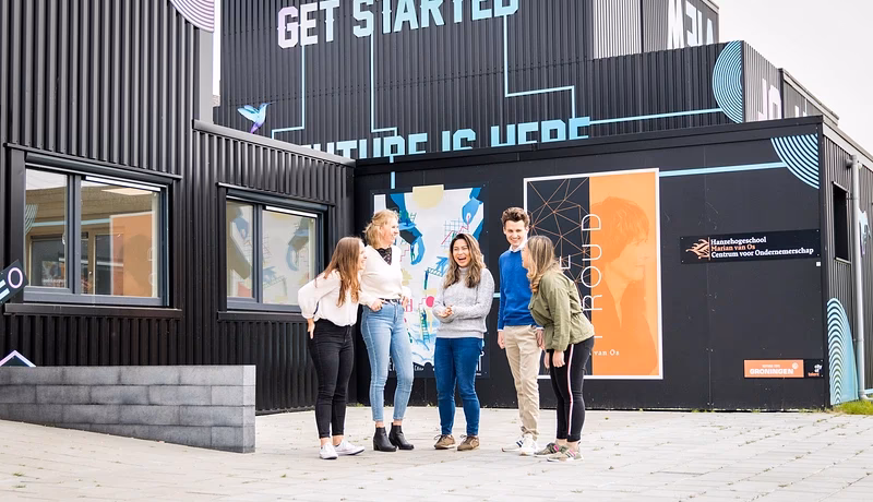 Who accredits Hanzehogeschool Groningen?