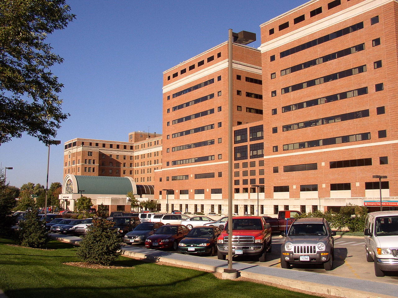 Why did Mayo redesign the emergency room at Saint Marys Hospital?