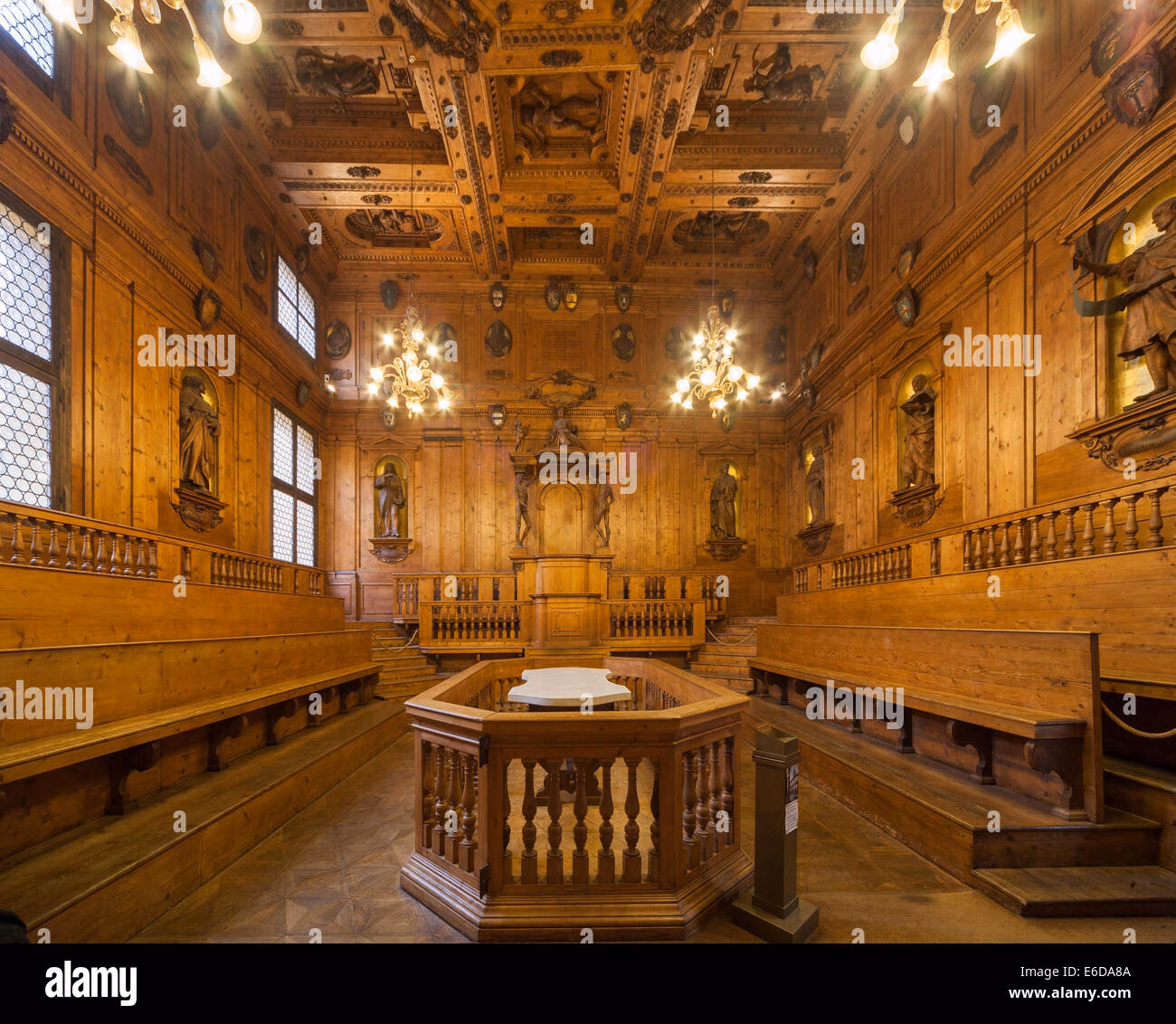 What is the primary objective of University of Bologna Medical School?