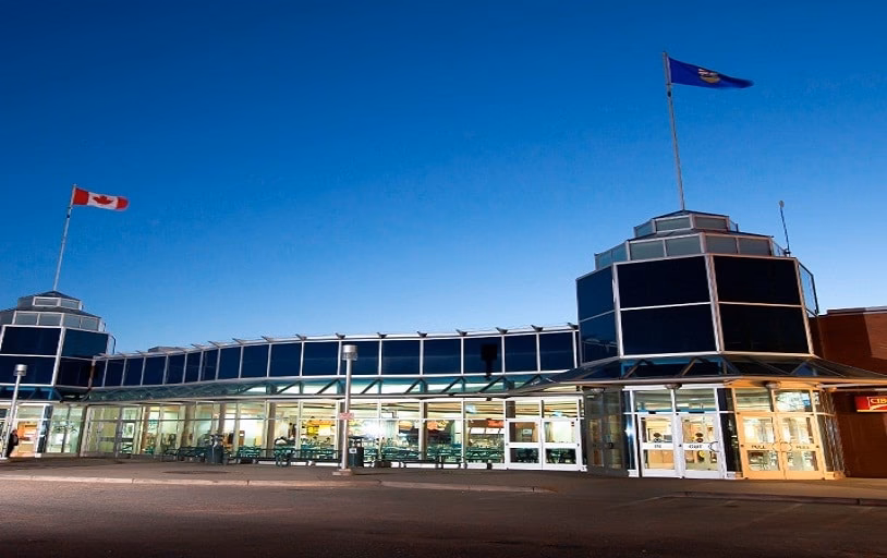 What time does Medicine Hat Mall open?