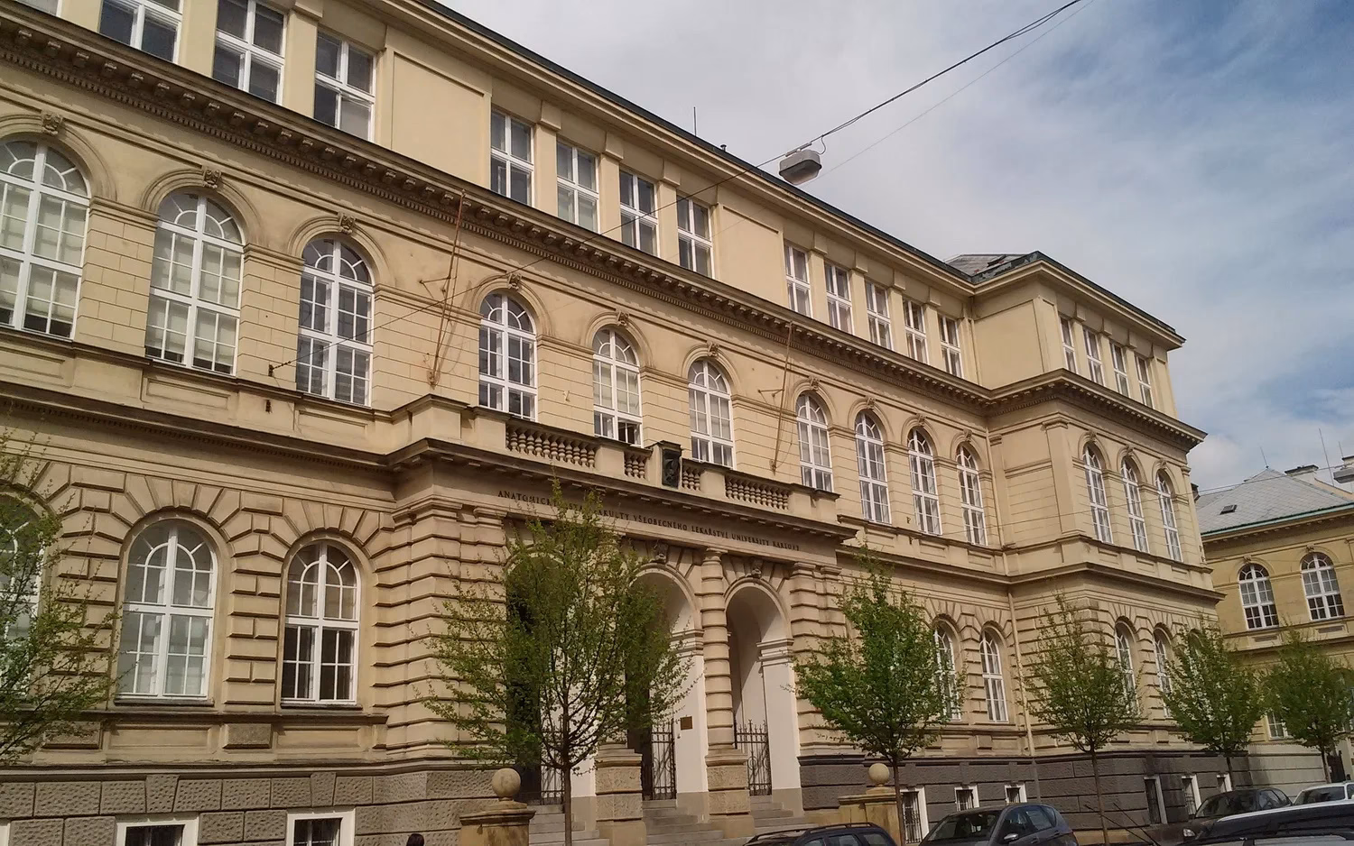 Which is the largest medical school in Prague?