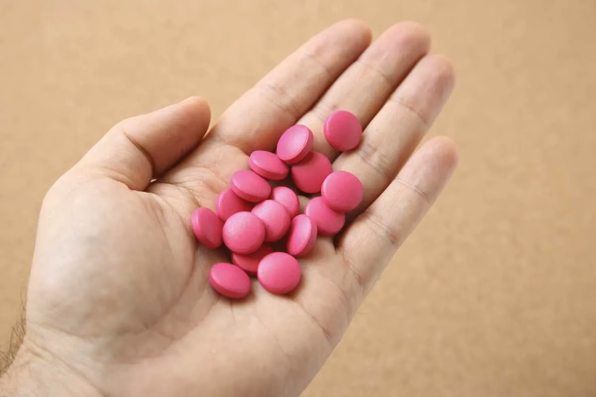 How do I identify a drug using the RxList pill identifier tool?